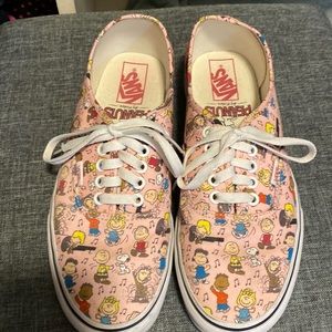 Vans size 9.5 Peanuts characters